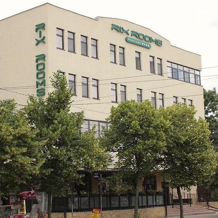 Pensiunea Rix Rooms Focsani Ngoại thất bức ảnh