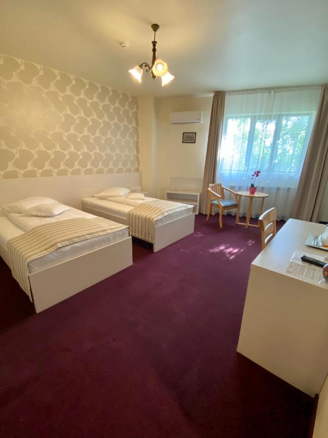 Pensiunea Rix Rooms Focsani Ngoại thất bức ảnh