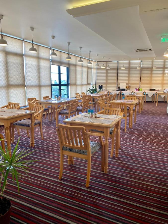 Pensiunea Rix Rooms Focsani Ngoại thất bức ảnh