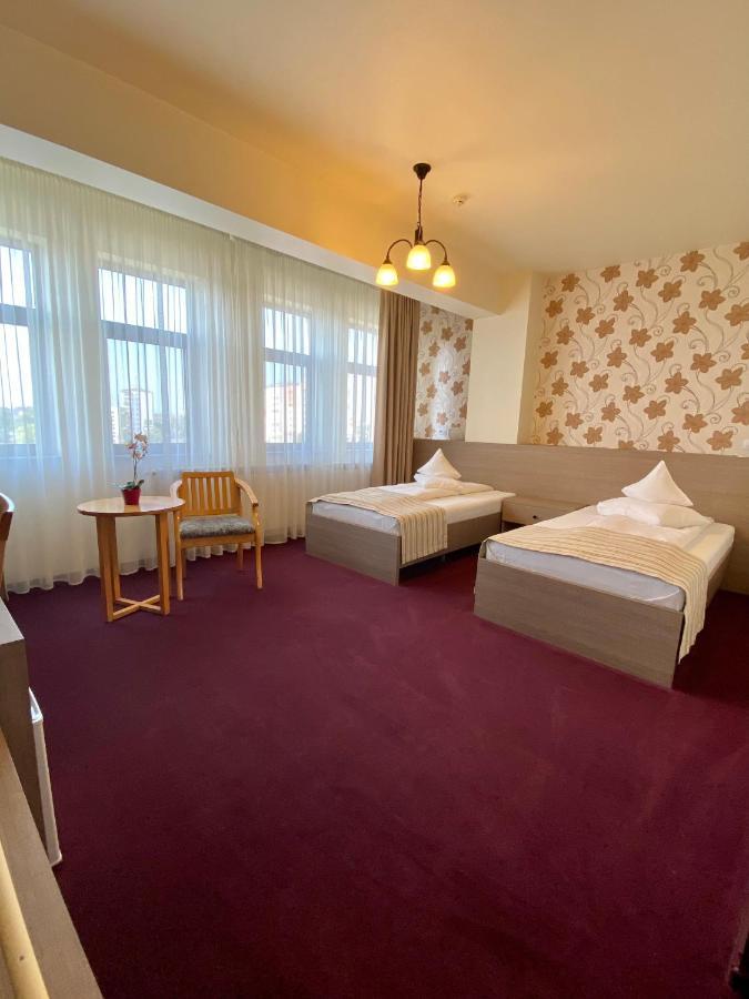 Pensiunea Rix Rooms Focsani Ngoại thất bức ảnh