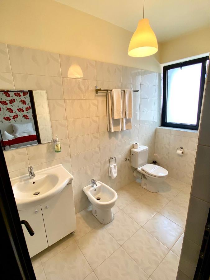 Pensiunea Rix Rooms Focsani Ngoại thất bức ảnh