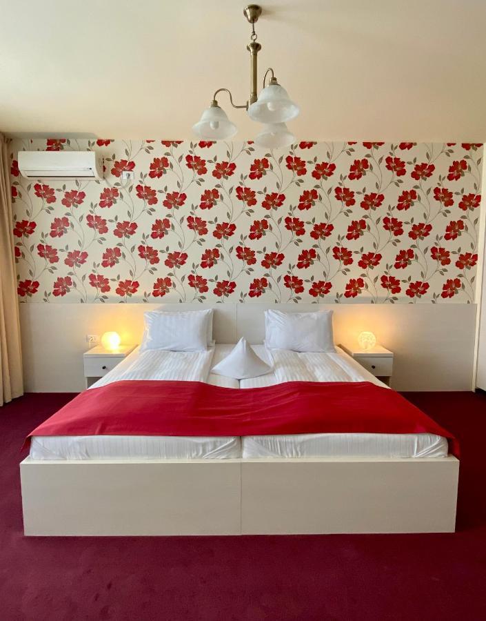 Pensiunea Rix Rooms Focsani Ngoại thất bức ảnh