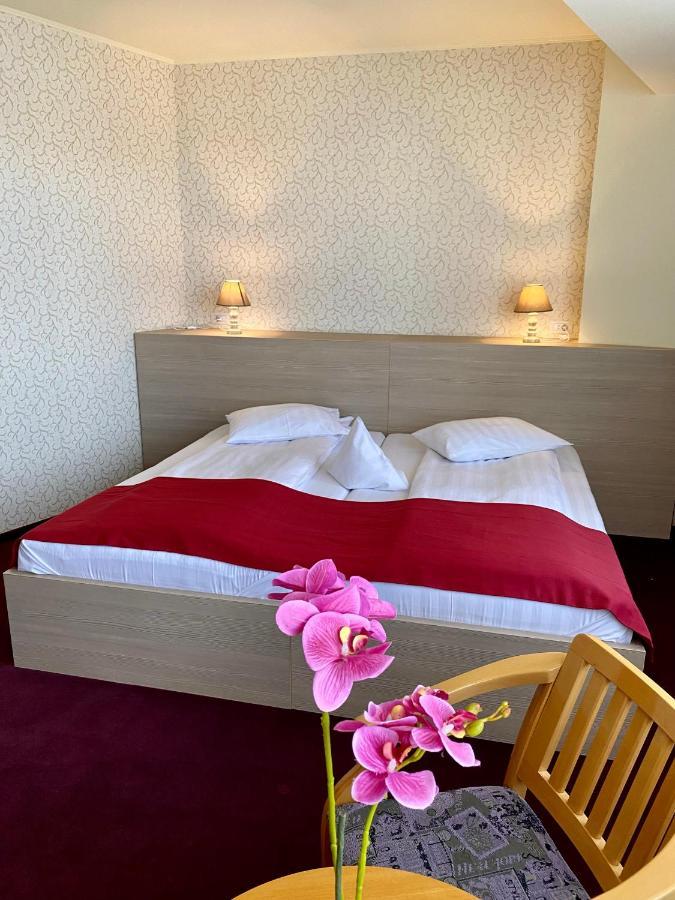 Pensiunea Rix Rooms Focsani Ngoại thất bức ảnh