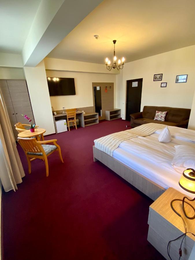 Pensiunea Rix Rooms Focsani Ngoại thất bức ảnh