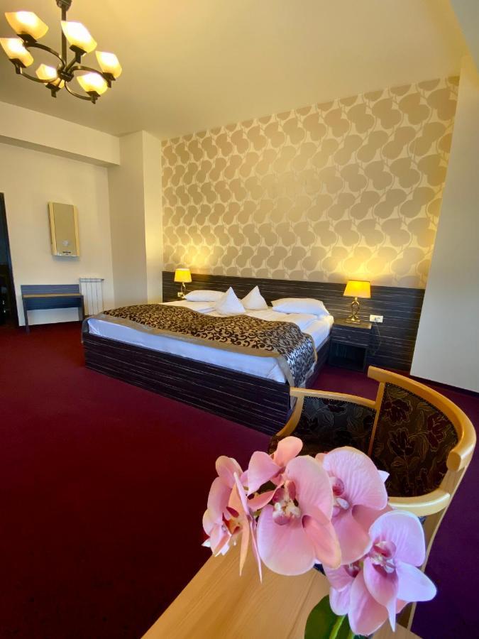 Pensiunea Rix Rooms Focsani Ngoại thất bức ảnh