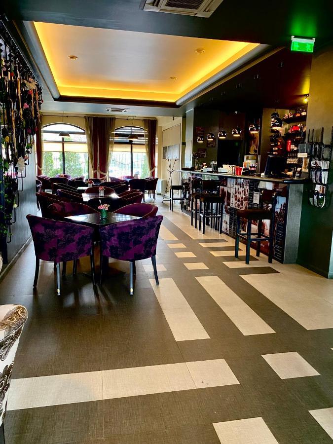 Pensiunea Rix Rooms Focsani Ngoại thất bức ảnh