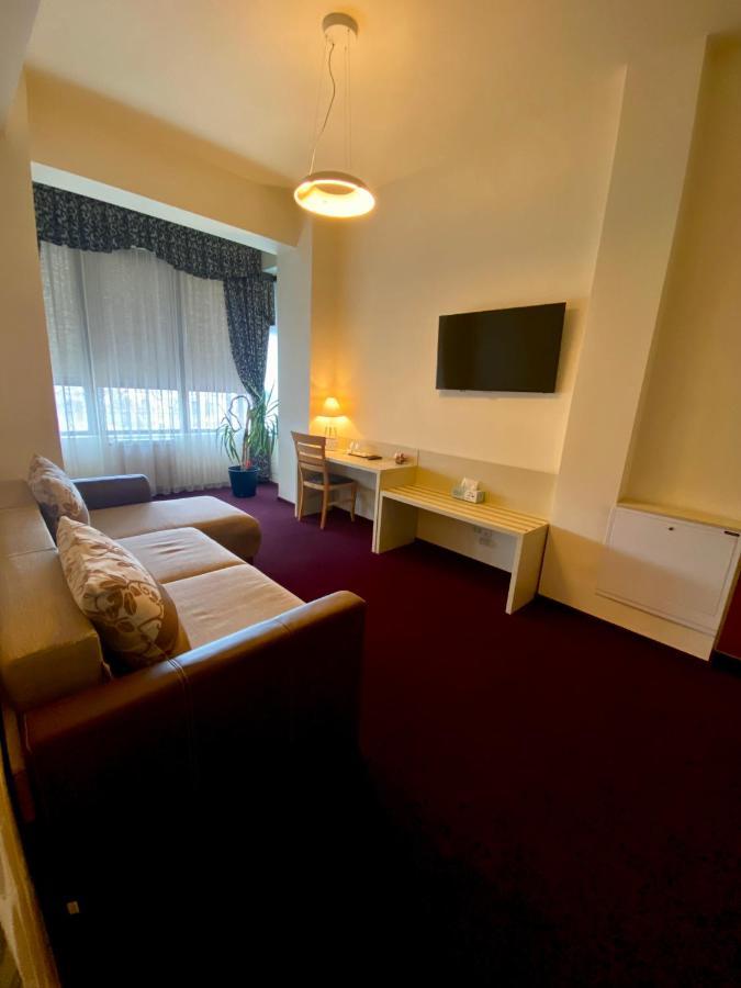Pensiunea Rix Rooms Focsani Ngoại thất bức ảnh