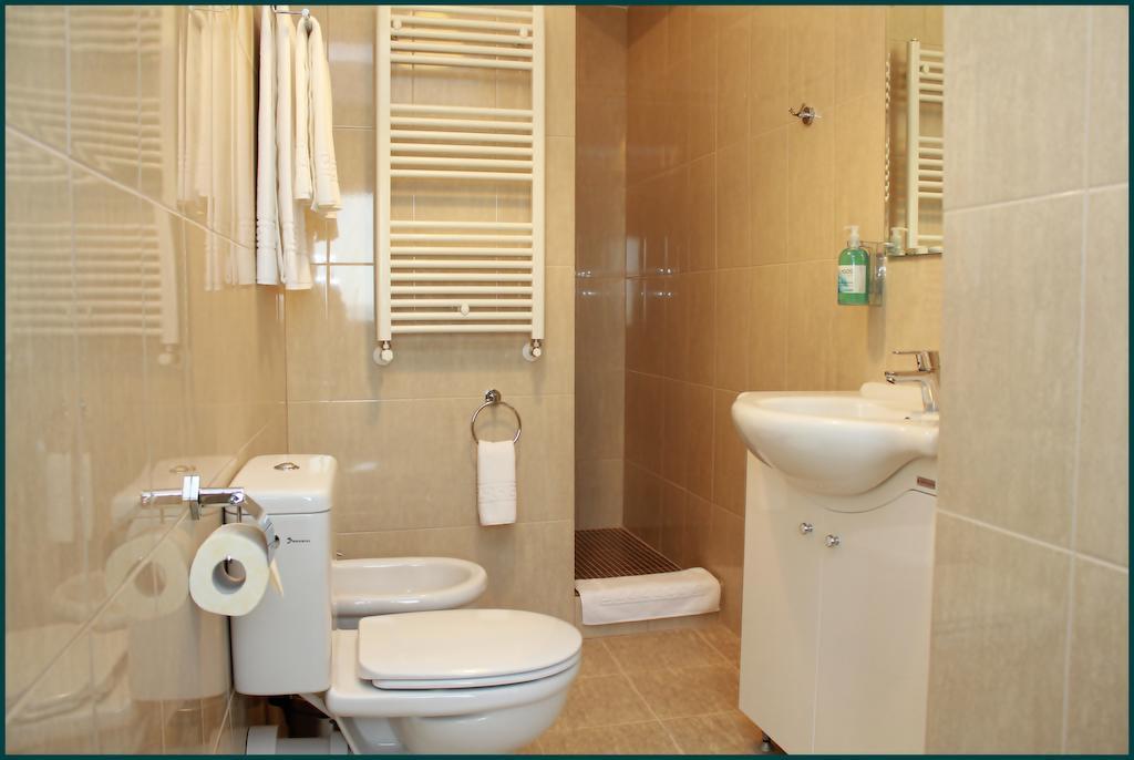 Pensiunea Rix Rooms Focsani Phòng bức ảnh