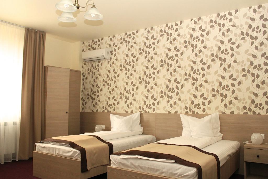 Pensiunea Rix Rooms Focsani Phòng bức ảnh