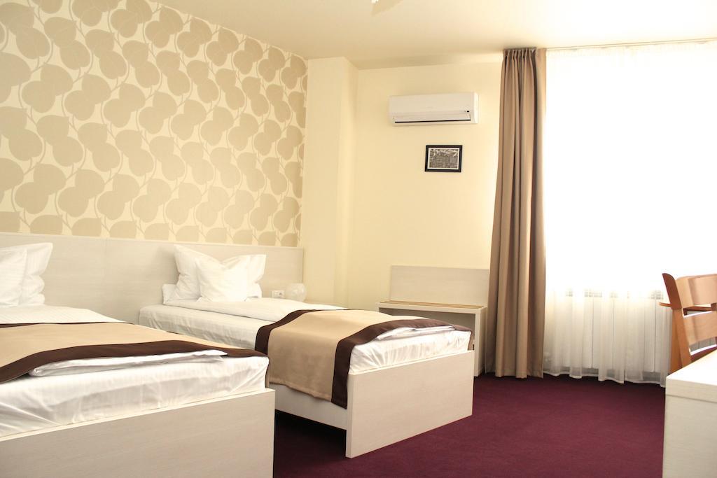Pensiunea Rix Rooms Focsani Phòng bức ảnh